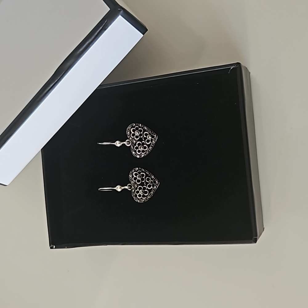 Sterling Silver heart earrings - Picture 6 of 7